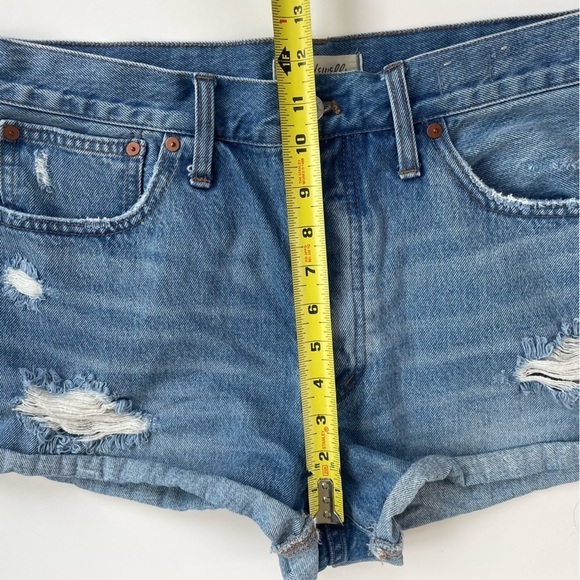 Madewell Women's Relaxed Denim Shorts in Homecrest Wash: Ripped Edition Size 30 - Picture 9 of 11